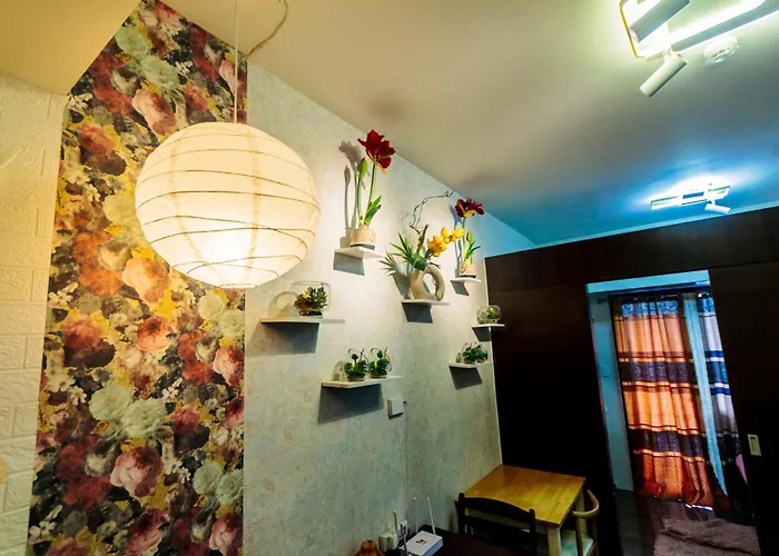 Canvas & Petals Blossoming Art Penthouse Gym Swim Park 5716 Apartamento Manila